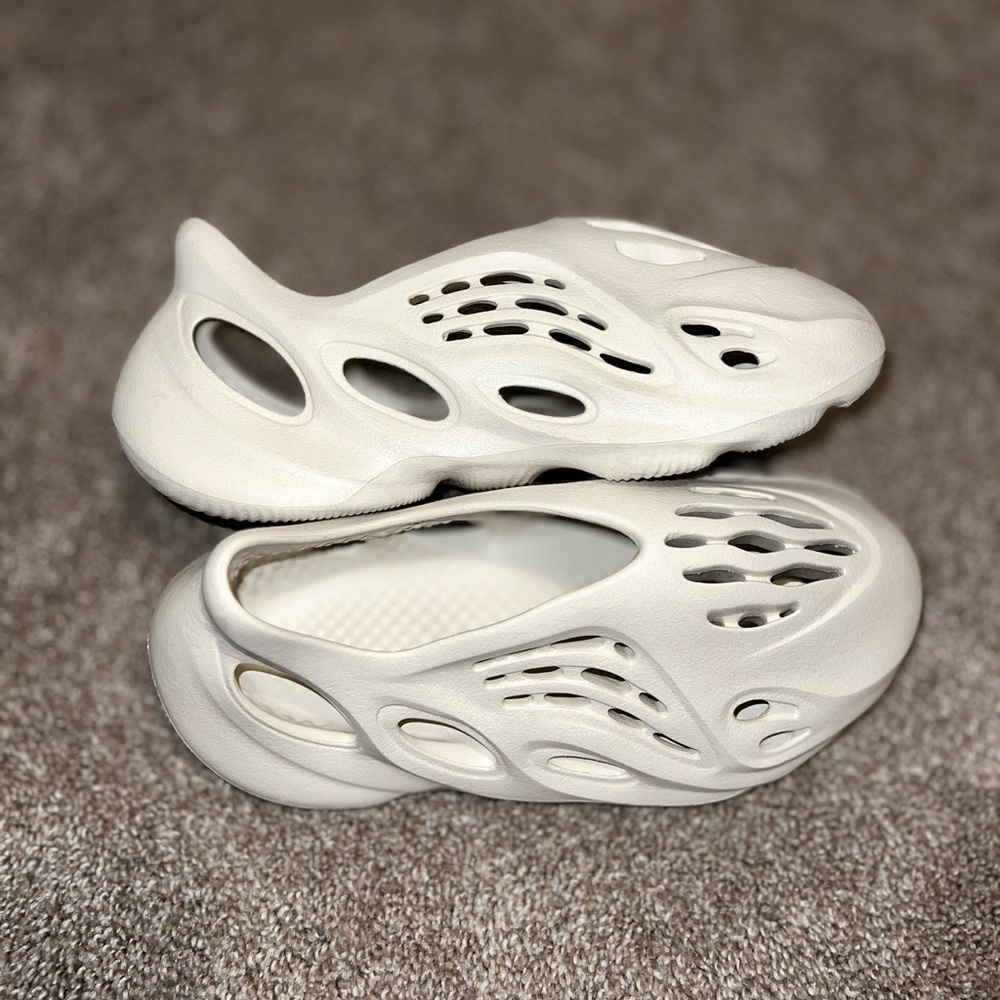 YEEZY FOAM RUNNER offwhite? tan? Ararat?